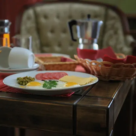 Arthotel Mini-hotel מלון 3*